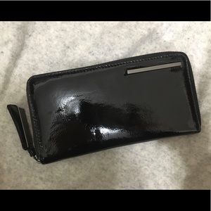 NEW KENNETH COLE NEW YORK VINYL WALLET/CLUTCH